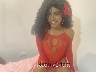 Naomy24cm