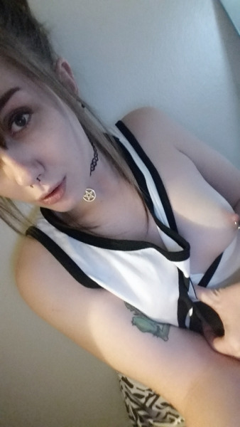 cynegetic: I’ve got two faces, blurry’s the one I’m... LiveXXX webcams girls cam girl tumblr nx4fcjBl9z1rnq3xbo2 400 webcam chat girls